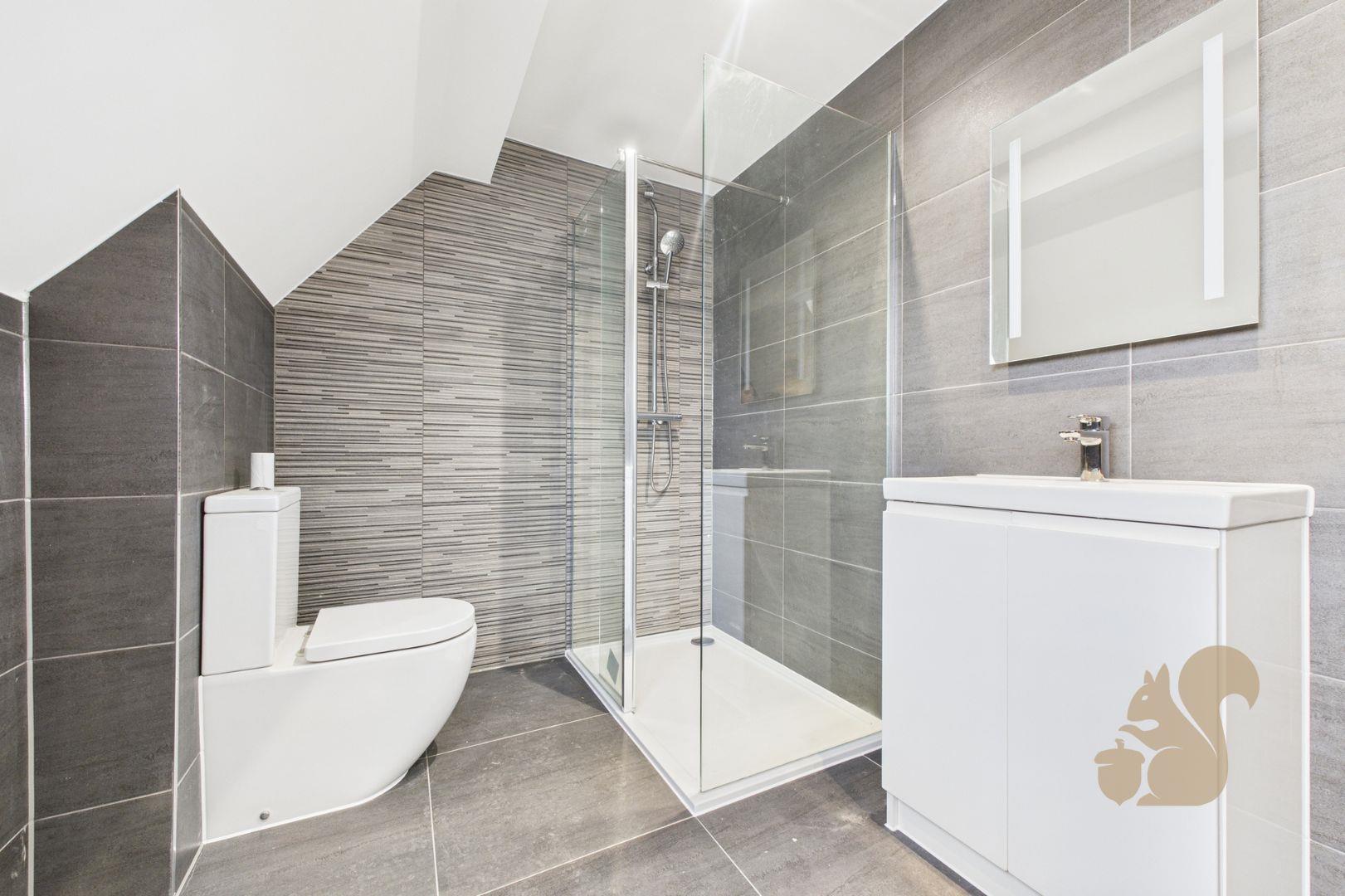 9 Kingsland - En Suite.jpg